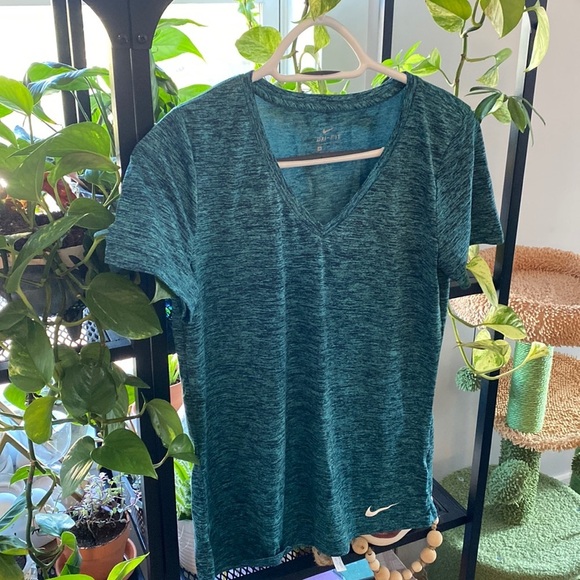 NIKE | Dri-Fit Short Sleeve Shirt - Picture 1 of 6